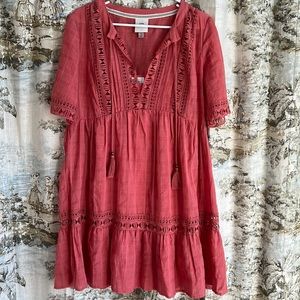 Size Medium sundress. Could also fit size small.